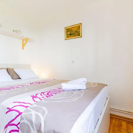 Apartment Dijana 1 Bdr With Balcony