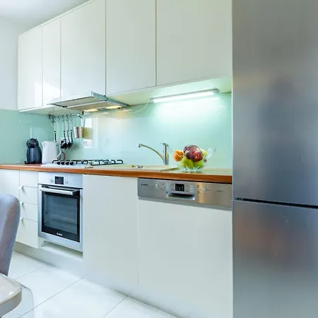 Dijana 1 Bdr With Balcony Apartment *