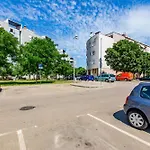 Dijana 1 Bdr With Balcony 扎达尔