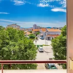 Dijana 1 Bdr With Balcony * 扎达尔