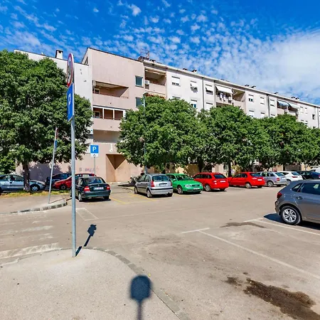 Dijana 1 Bdr With Balcony *