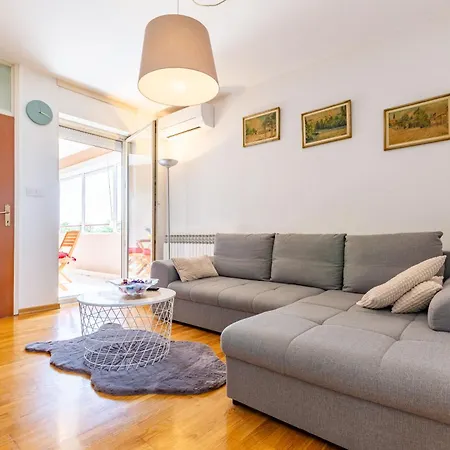Dijana 1 Bdr With Balcony דירה *