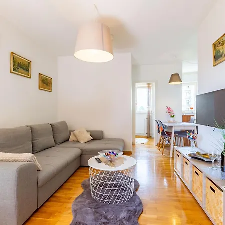 Dijana 1 Bdr With Balcony * זאדאר