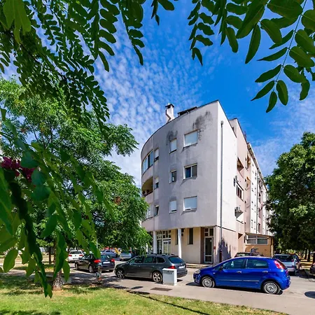 Dijana 1 Bdr With Balcony * ザダル