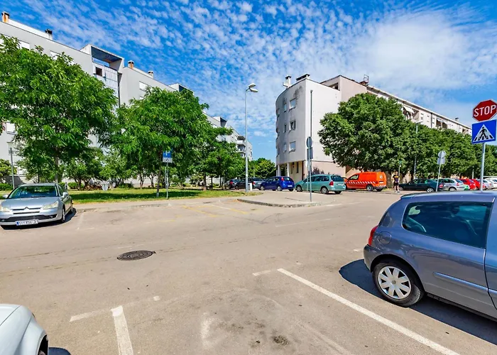 Dijana 1 Bdr With Balcony Zadar