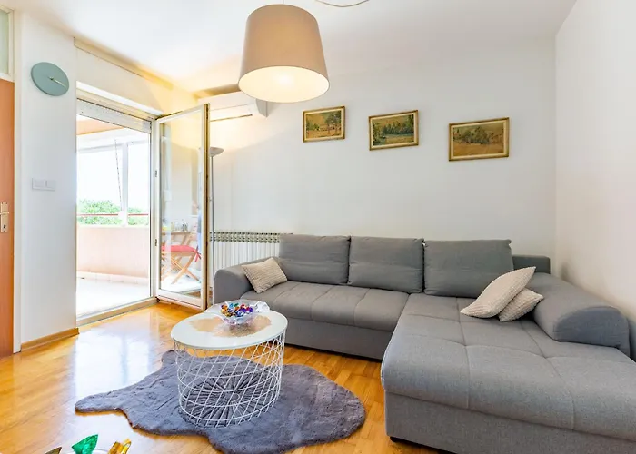 Dijana 1 Bdr With Balcony Apartamento