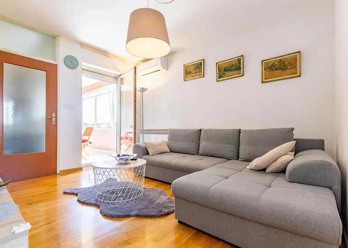 Dijana 1 Bdr With Balcony Apartamento *