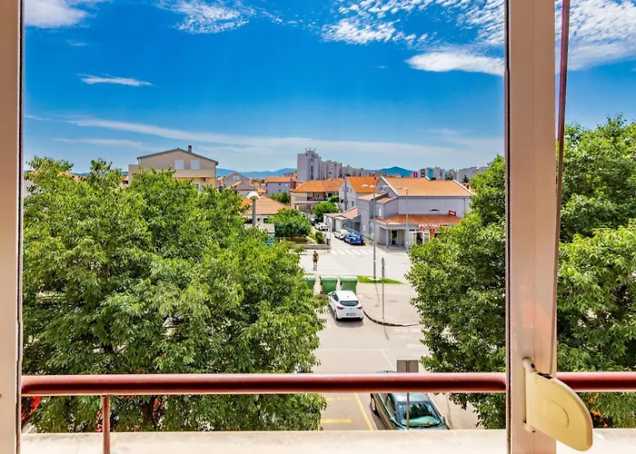 Dijana 1 Bdr With Balcony * Zadar